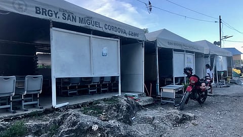 Tubig-uwan misulod sa mga makeshift classroom