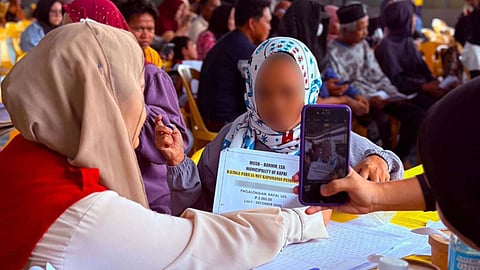 Lanao del Sur PWDs, orphaned children receive cash aid