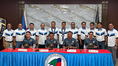 Polis nga mag-atubang og kaso, tabangan