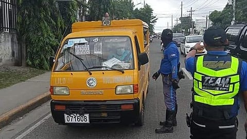 Kinopya nga plaka sa PUJs nabunggo sa Mandaue city