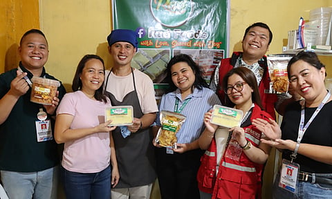 BOHOL: Ang SLP Project Katha Team, uban ni Rochel Datoy, nagpakita sa mga produkto nga i-endorso ubos sa Project Katha alang sa dugang nga pagpauswag sa produkto sa Tagbilaran City, Bohol. /