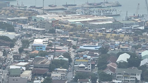 Haze blankets the Metro Cebu skyline at around 10:30 a.m. on September 3, 2026, as the area’s air quality reaches the “Acutely Unhealthy” level, according to the latest monitoring by the Environmental Management Bureau (EMB) under the Department of Environment and Natural Resources (DENR). | via Juan Carlo de Vela