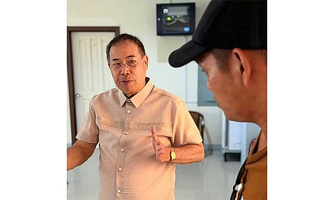Mayor Dinan Labung photo