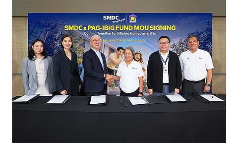 From left: SM Prime and SMDC Vice President and Head of Design, Innovation and Strategy Jessica T. Sy; SMDC Executive Vice President Grace M. Sta. Ana; SM Prime and SMDC President Jeffrey C. Lim; Pag-IBIG Fund Chief Executive Officer Marilene C. Acosta; Department of Human Settlements and Urban Development Secretary Jose Ramon P. Aliling; and Pag-IBIG Fund Deputy Chief Executive Officer Alexander Hilario G. Aguilar.