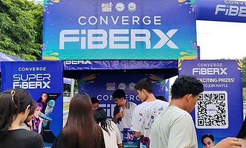 HIGALAAY SOUND XPERIENCE. Festivalgoers gather along Rio de Oro Boulevard in Cagayan de Oro City on August 21, 2026 for the Higalaay Sound Xperience, part of the city’s Higalaay Festival honoring St. Augustine and celebrating friendship. Presented by Converge FiberX, the event features performances by Tribu CDO, Herbal Remedies, DJs Harry and Tyron, and OPM singer-songwriter Rob Deniel, drawing a large crowd for a night of live music, interactive activities, and a fireworks finale.