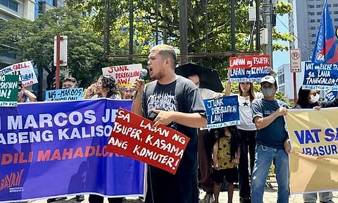 ‘SAHOD ITAAS, PRESYO IBABA’. Various progressive and sectoral groups gathered at Freedom Park along Roxas Avenue, Davao City, on Wednesday, September 30, 2026, to call for higher wages and lower prices of basic goods and fuel. The groups also urged the government to address rising oil prices, including their calls to remove VAT on petroleum products and repeal the Oil Deregulation Law.