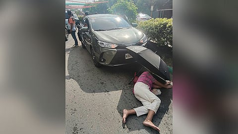 Awto'ng nadumbolan og pickup, nakaligis hinuon