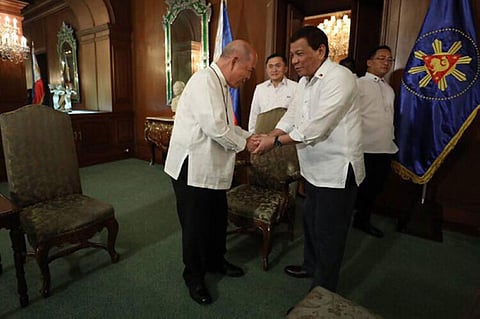 MANILA. President Rodrigo Duterte holds a one-on-one private meeting with Davao Archbisop Romulo Valles, president of the Catholic Bishops Conference of the Philippines on July 9, 2018 at the MalacaƱan Palace. (Presidential Photo)