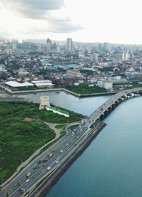 HIGH HOPES. Following the roller coaster ride in 2018, Cebu business leaders are hopeful of a better 2019 economic performance. They are anchoring their optimism on Cebu's diverse industries like tourism, real estate and outsourcing to fuel growth this year. (SunStar file photo)