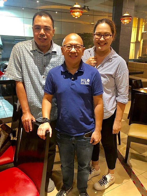My husband and I catchig up with Atty. Pilo Hilbay, the underdog running for senator. He is a bar topnotcher, who has a Masters of Law from the prestigious Yale University. (Hannah Wabe)