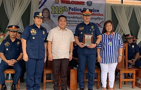 PAMPANGA. Bacolor Chief of Police Major Louie Gonzaga received the Best Junior Police Commissioned Officer for Operations award from PPPO director Colonel Jean Fajardo during the 118th Police Service Anniversary celebration. Joining them are Bacolor Mayor Diman Datu and Lubao Mayor Esmie Pineda. (Contributed photo)
