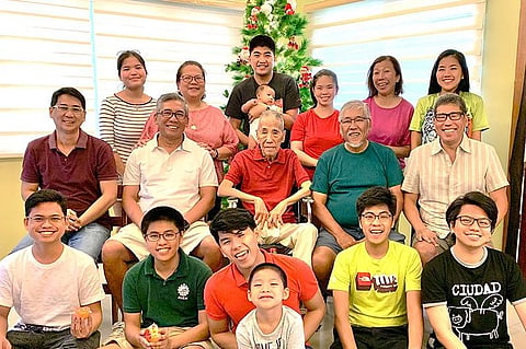 Dad celebrates his 87th at the great grandkids home on the last day of the year. (Photo by Jinggoy I. Salvador)