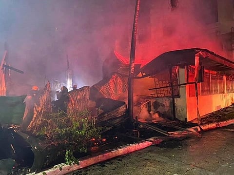 WA NA MATABANG. Naugdaw ang maintenance office ug canteen sa University of the Philippines sa Barangay Lahug, Dakbayan sa Sugbo sa sunog sa Martes sa kaadlawon./BENJIE B. TALISIC