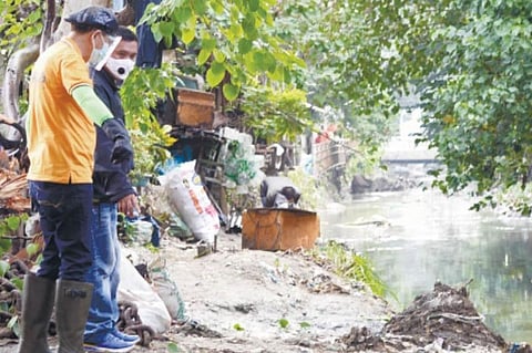 CLEANUP. Cebu City Vice Mayor Mike Rama leads city officials and some government agencies in clearing waterways during the citywide cleanup on Saturday, Dec. 5, 2020, to prevent flooding. (Contributed: PIO Cebu City)
