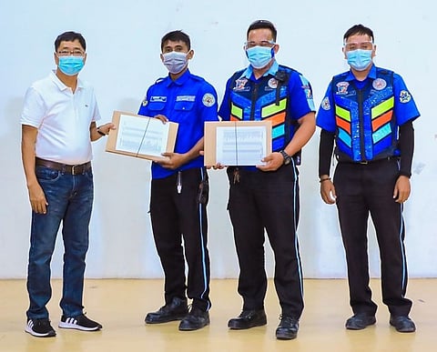 RECOGNITION. Mayor Edwin Santiago recognized the bravery of the City of San Fernando's frontliners in the battle against Covid-19. (CSF-CIO)