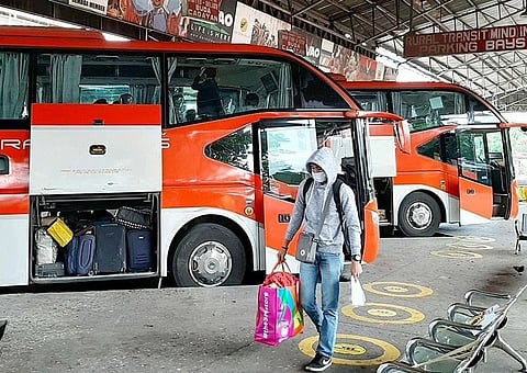 LTO warns drivers vs picking up passengers outside terminals