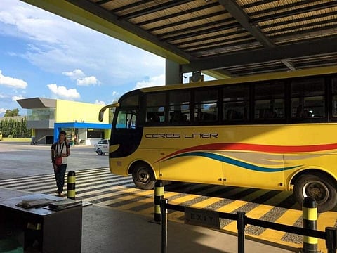 NEGROS. An official clarifies that bus trips between Negros Occidental and Negros Oriental are still not allowed amid reports that there were buses attempting to enter Negros Occidental. (File Photo)