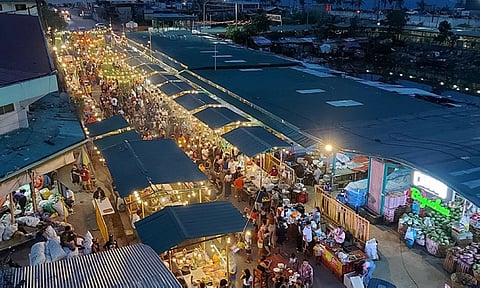 BUSINESS IS BACK. The Sunday Market in Carbon is beaming with vibrancy, an indication of the recovery of business activity in Cebu City. The weekly night market features small Cebuano entrepreneurs selling various products ranging from food to delicacies, and hand-made crafts to locally made products. / AMPER CAMPAÑA