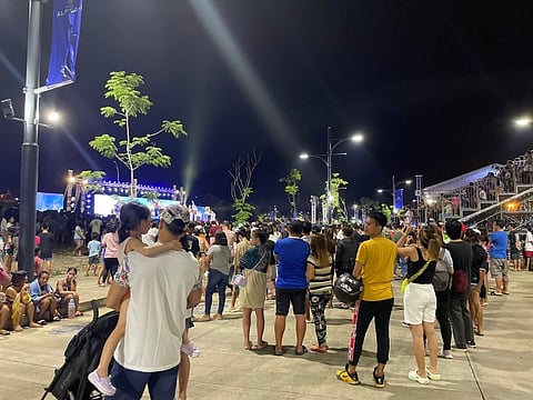 Spectators flock to the Mactan Newtown to witness the Garbo sa Lapu-Lapu on Saturday evening, November 19, 2022. (Photo by Mae Fhel Gom-os)