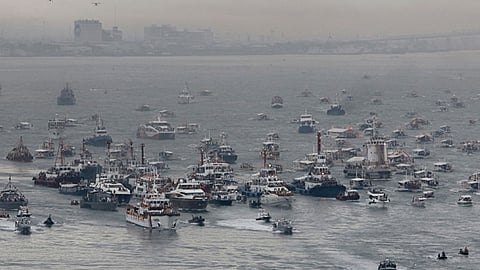 Moapil sa seaborne procession nga wala marehistro, dakpon