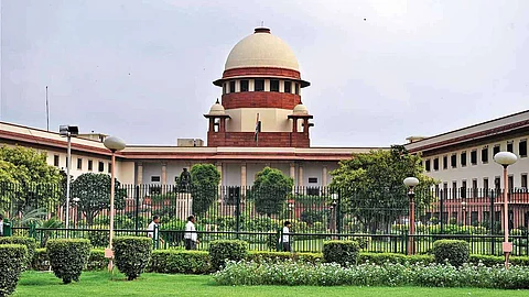 ലഖിംപുര് സംഭവം: യുപി സര്ക്കാരിന് സുപ്രീംകോടതിയുടെ രൂക്ഷവിമര്ശനം, അന്വേഷണം വിരമിച്ച ഹൈക്കോടതി ജഡ്ജിയുടെ മേല്നോട്ടത്തില്