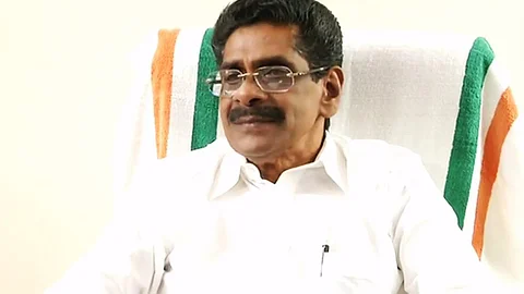 മുല്ലപ്പള്ളി രാമചന്ദ്രന് കൊയിലാണ്ടിയില്; ജയസാധ്യത മാത്രം മുന്നിര്ത്തി പട്ടികയെന്ന് കോണ്ഗ്രസ് നേതൃത്വം