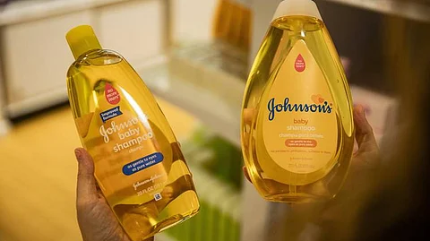 അര്ബുദ കാരണമാകുന്ന രാസവസ്തുവിന്റെ സാന്നിധ്യം; ജോണ്സണ് ആന്റ് ജോണ്സണ് ബേബി ഷാംപൂ നിരോധിച്ചു