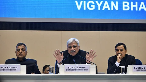 എതിര്ത്തിട്ടും മോദിക്ക് ക്ലീന് ചിറ്റോട് ക്ലീന് ചിറ്റ്, തിരഞ്ഞെടുപ്പ് കമ്മീഷന്റെ മീറ്റിംഗ് ബഹിഷ്കരിച്ച് കമ്മീഷണര് ലാവാസ