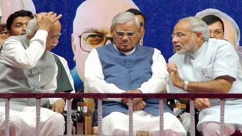 ഗോധ്ര കലാപത്തോടെ മോദിയെ പുറത്താക്കാന് വാജ്പേയി നിശ്ചയിച്ചു, തടയിട്ടത് അദ്വാനിയുടെ ഭീഷണിയെന്ന് യശ്വന്ത് സിന്ഹ