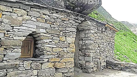 മോദി ധ്യാനത്തിലിരുന്ന ഗുഹയ്ക്ക് വാടക 990 രൂപ, വാടക കുറച്ചത് ടൂറിസ്റ്റുകളില്ലാത്തതിനാല്