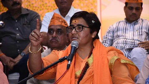 പ്രഗ്യക്കെതിരായ പഴയ കൊലക്കേസില് പുനരന്വേഷണത്തിന് മധ്യപ്രദേശ് സര്ക്കാര്, ‘ഓപ്പറേഷന് താമര’യ്ക്ക് കോണ്ഗ്രസിന്റെ തിരിച്ചടി