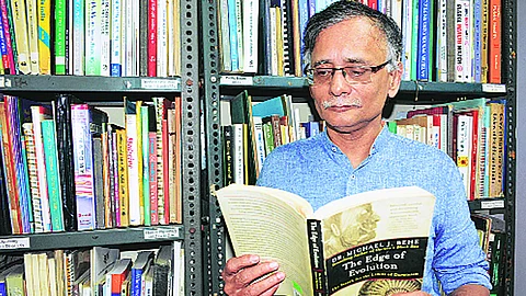 തടഞ്ഞുനിര്ത്തി മതം ചോദിച്ചു, ഉച്ചത്തില് ‘ജയ് ശ്രീറാം’ വിളിപ്പിച്ചു; ഡല്ഹിയില് പ്രശസ്ത ഡോക്ടര് അനുഭവിച്ചത്