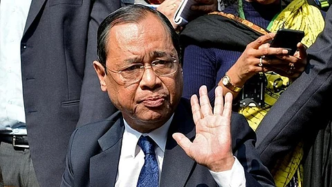 അടച്ച കവറില് ചീഫ് ജസ്റ്റിസിന് അന്വേഷണ സമിതിയുടെ ക്ലീന്ചിറ്റ്, റിപ്പോര്ട്ട് പുറത്തുവിടില്ല; പകര്പ്പ് ജസ്റ്റിസ് മിശ്രയ്ക്ക് മാത്രം