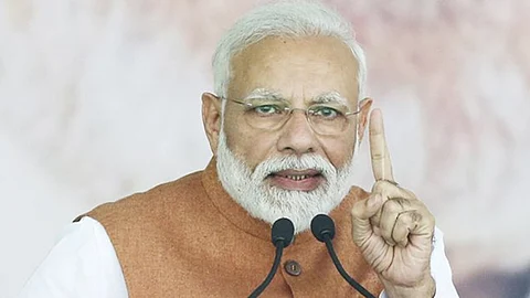 ‘താങ്കളുടെ അച്ഛന് അഴിമതിയില് നമ്പര് വണ്’, നെഹ്റുവില് നിന്ന് രാജീവ് ഗാന്ധിയിലേക്ക് ആക്രമണം തിരിച്ച് മോദി