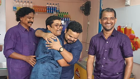 അന്ന് സിനിമയിലേക്ക് വാതില് തുറന്ന ചായക്കട, കൂള്ബാറായപ്പോള് ഉദ്ഘാടകന്