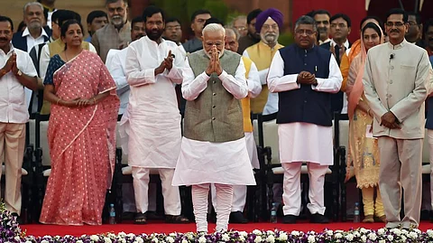 അമിത്ഷാ ധനമന്ത്രിയാകും,സ്മൃതി ഇറാനിക്ക് സ്ഥാനചലനം; ബിജെപി അദ്ധ്യക്ഷ പദവിയില് സസ്പെന്സ്