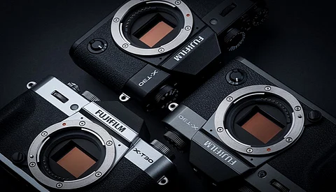 എറ്റേര്ണ വീഡിയോ അവതരിപ്പിച്ച് എക്സ് ടി 30; മിറര്ലെസ്സുകളില് മുമ്പനാകാന് ഫ്യുജി