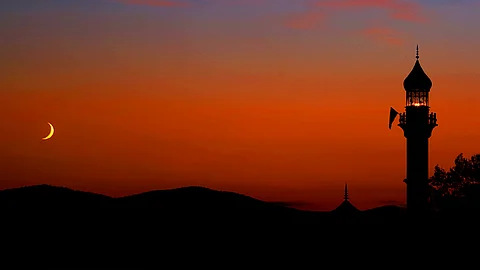 ചെറിയ പെരുന്നാള് ഉറപ്പിച്ചെന്ന് വാട്സ് ആപ്പ് പ്രചരണം, വ്യാജസന്ദേശത്തിനെതിരെ സമസ്ത