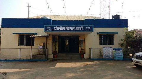 ക്ഷേത്രത്തില് കയറിയതിന് ദളിത് ബാലനെ നഗ്നനാക്കി കനത്ത ചൂടില് ടൈല്സില് ഇരുത്തി, പരാതി നല്കിയ ശേഷം വീട്ടില് കയറാന് പേടിച്ച് കുടുംബം