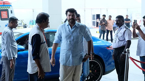 രാജി വച്ച നടിമാരെ തിരിച്ചെടുക്കണമെന്ന് അമ്മയില് മമ്മൂട്ടി, ജനറല് ബോഡിയില് നടന്നത്