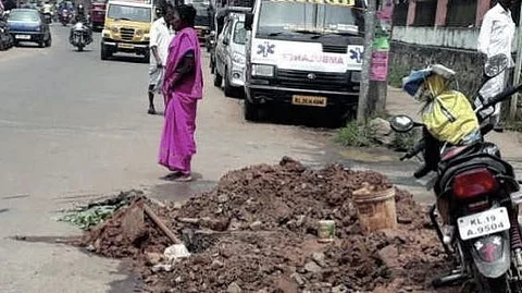 ‘അഞ്ച് വര്ഷം, വെട്ടിപ്പൊളിച്ചത് 3000 കോടിയുടെ റോഡ്’; വാട്ടര്അതോറിറ്റിക്കാരും കരാറുകാരും തമ്മില് കള്ളക്കളിയെന്ന് ജി സുധാകരന്