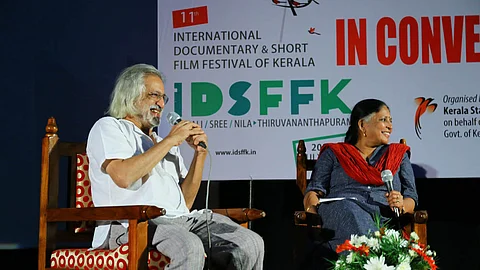കേന്ദ്രവിലക്കിനെ കോടതിയില് ജയിച്ച് കേരളസര്ക്കാര്; ആനന്ദ് പട്വര്ധന്റെ ഡോക്യുമെന്ററി പ്രദര്ശിപ്പിക്കും