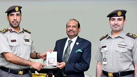 യൂസഫലിക്ക് യുഎഇയില് സ്ഥിര താമസത്തിനുളള ആദ്യ ഗോള്ഡ് കാര്ഡ് വിസ