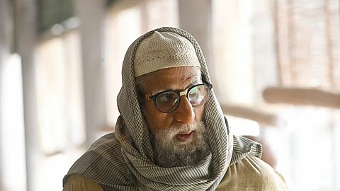 ഞെട്ടേണ്ട ഇത് ബച്ചനാണ്, ഷൂജിത് സര്ക്കാരിന്റെ ഗുലാബോ സിതാബോ