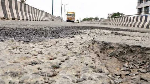 പാലാരിവട്ടം അഴിമതി: രാഷ്ട്രീയക്കാരുള്പ്പെടെ കൂടുതല് പ്രതികളുണ്ടെന്ന് വിജിലന്സ്; ‘പ്രതികള് പുറത്തെത്തിയാല് രേഖകള് നശിപ്പിക്കും’