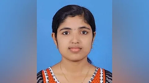 നവമിയുടെ മരണത്തില് ബന്ധുക്കളുടെ മൊഴിയെടുത്ത് പൊലീസ് ; വിഷവസ്തു എന്തെന്നറിയാന് ആന്തരികാവയവ പരിശോധന