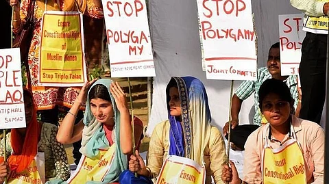 രണ്ടാം വിവാഹത്തിന് അനുമതി തേടി എറണാകുളത്തെ സര്ക്കാര് ഉദ്യോഗസ്ഥന്, അപേക്ഷ തള്ളി പിഡബ്ല്യുഡി