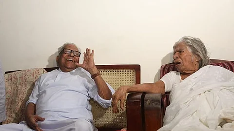 രാഷ്ട്രീയ നിലപാടാണ് ഗൗരിയമ്മ; ഉള്ളില് കനലുണ്ട്; വി എസ് അച്യുതാനന്ദന്