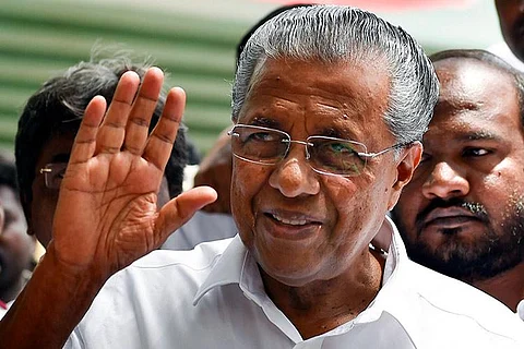 ‘പ്ലാവില കാണിച്ചാല് നാക്ക് നീട്ടിപ്പോകുന്ന ആട്ടിന്കുട്ടിയെ പോലെ’; കോണ്ഗ്രസിനെ ട്രോളി പിണറായി വിജയന്