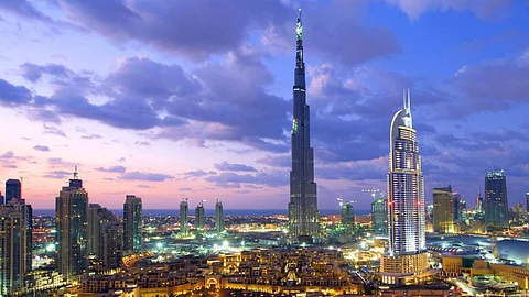 യുഎഇ മലയാളിക്ക് നാലായിരം ദിര്ഹം ശമ്പളമെങ്കില് കുടുംബവിസ; പ്രൊഫഷന് നിയന്ത്രണങ്ങളും ഒഴിവാക്കി പുതിയ നിയമം